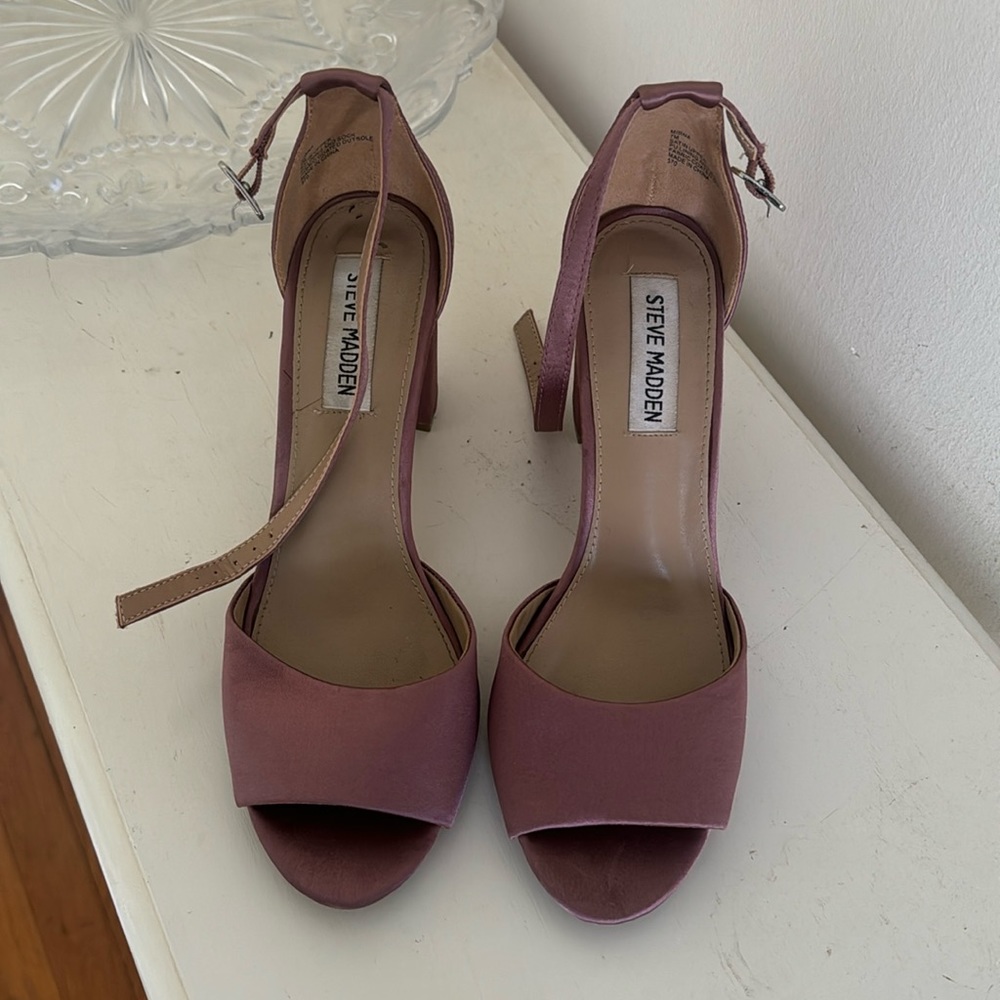 Steve Madden satin heel